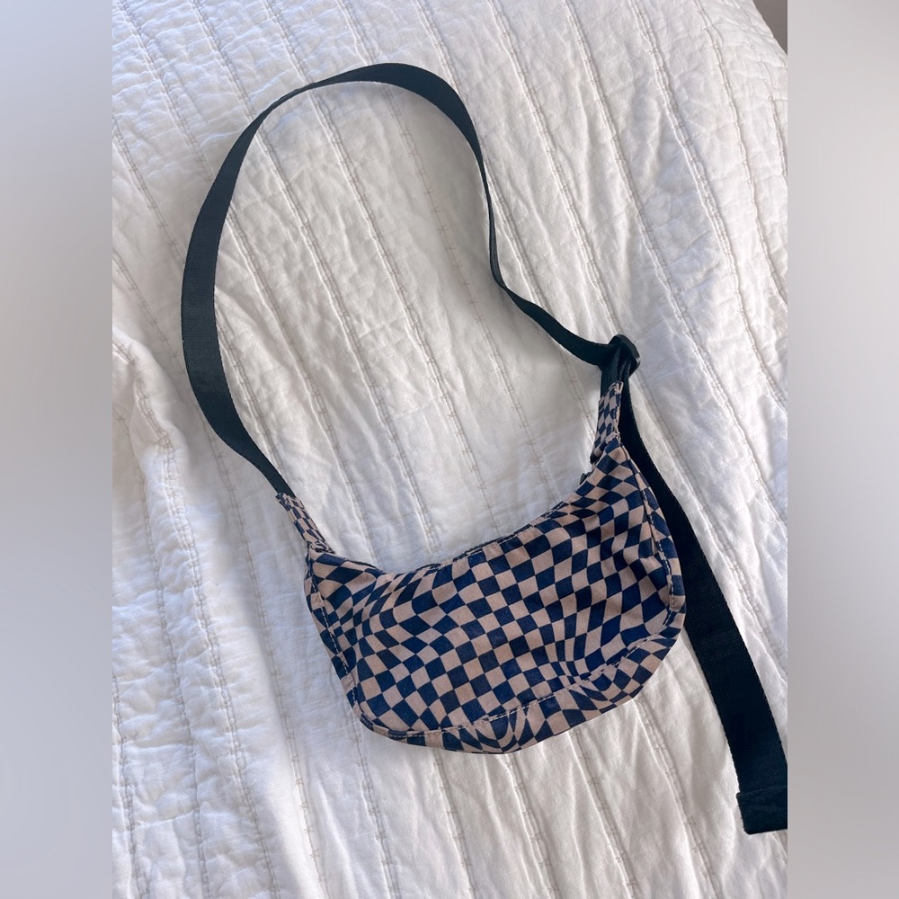 EUC baggu Trippy check mini crescent